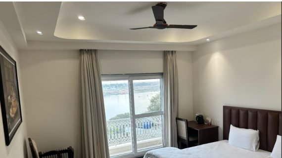 Executive-2_7959_f47073e7-0d48-4d48-a923-b1ab5606dc6e